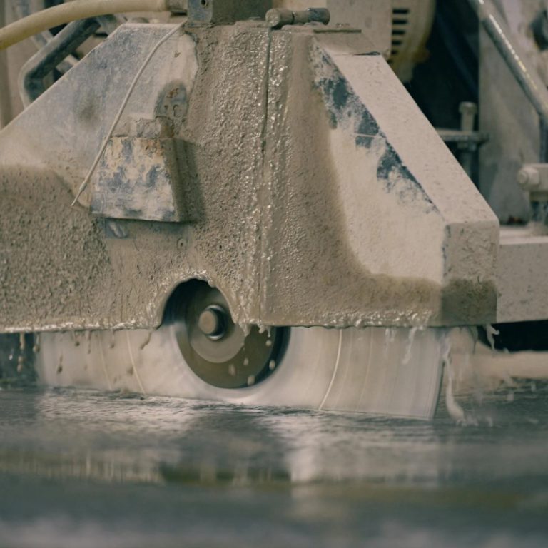 Stoneworking saw